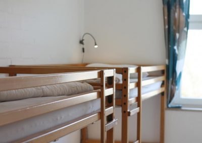 4-Bett-Zimmer mit Waschgelegenheit